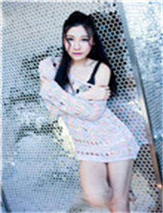 《试看20分钟做受-迈开腿里草莓男人往里怼》