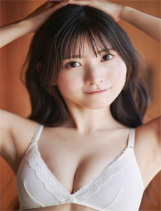 《井川里予视频五十分钟-镜子中我们的结合处发出》